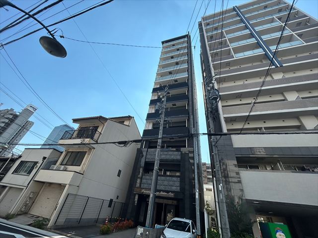 【名古屋市西区那古野のマンションの建物外観】