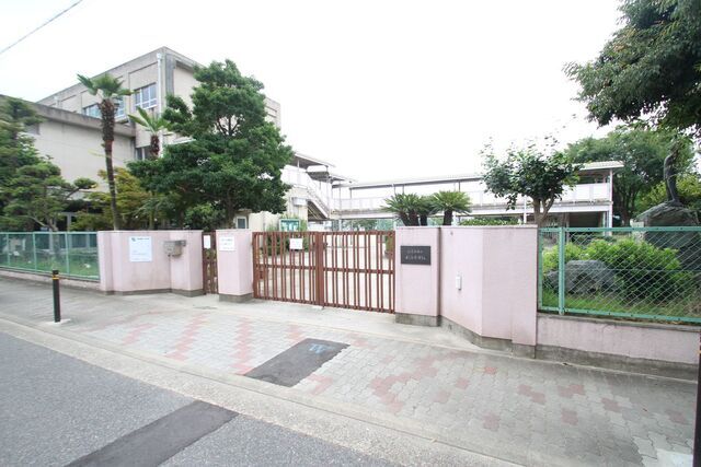 【パライソ熱田六番町　A棟の小学校】