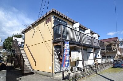 【八王子市狭間町のアパートの建物外観】