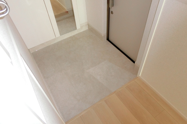 玄関　１階の写真になります