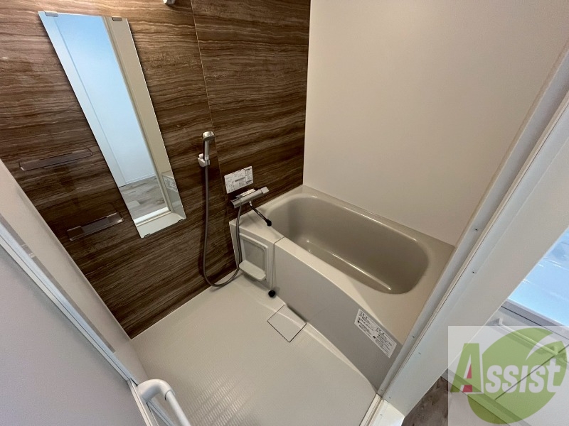 バス・シャワールーム　ユニットバスです。疲れを癒すのに欠かせませんね！