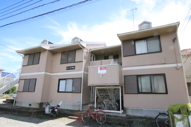 建物外観　バイク映り込み
