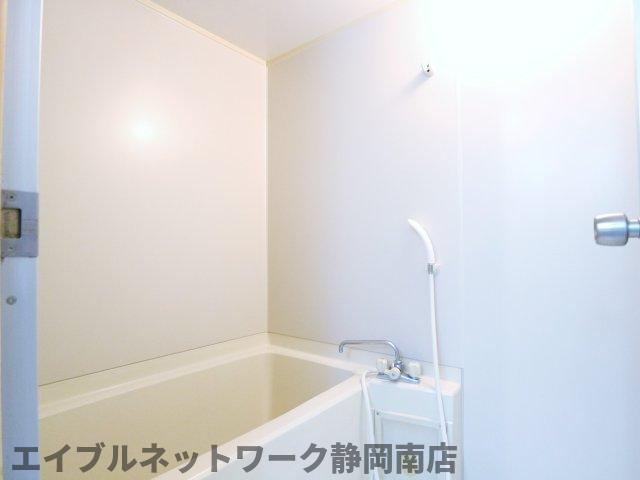 バス・シャワールーム　お風呂で日々の疲れを落としましょう