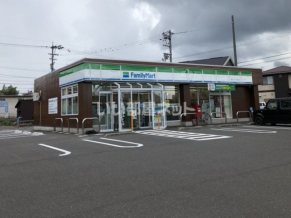 コンビニ　ファミリーマート（コンビニ）まで38m