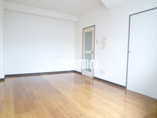 居室・リビング　８帖のゆったりとしたお部屋です