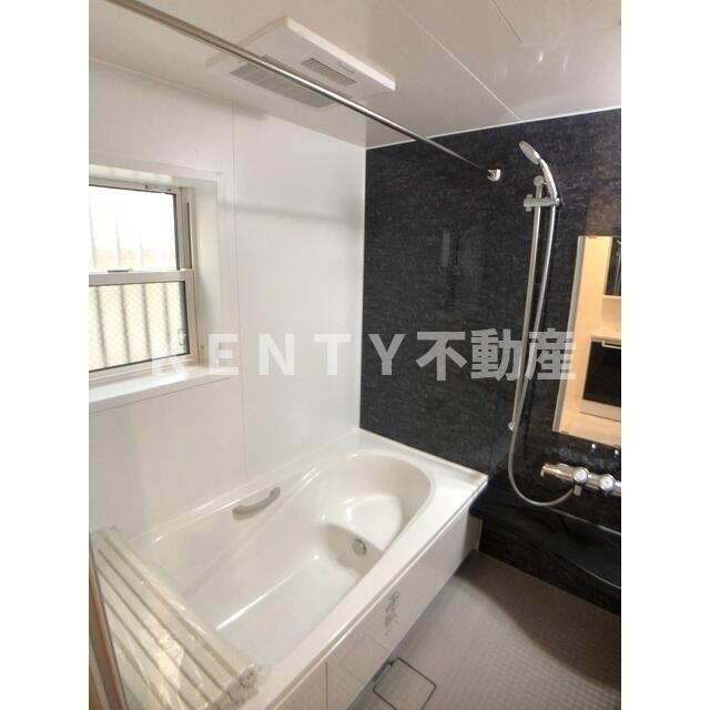 バス・シャワールーム　落ち着いた空間のお風呂です