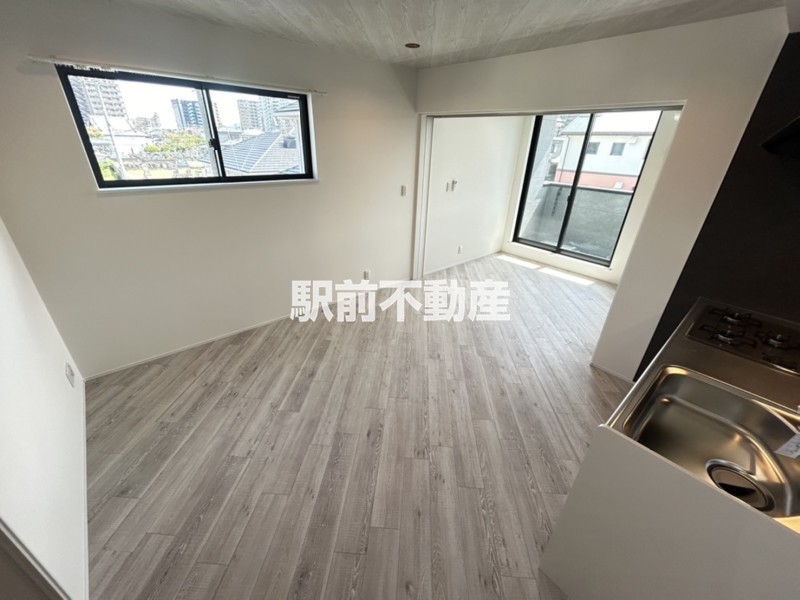 居室・リビング　２０１号室写真流用