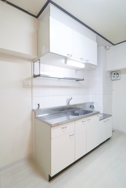 キッチン　コンパクトながら使いやすいキッチン