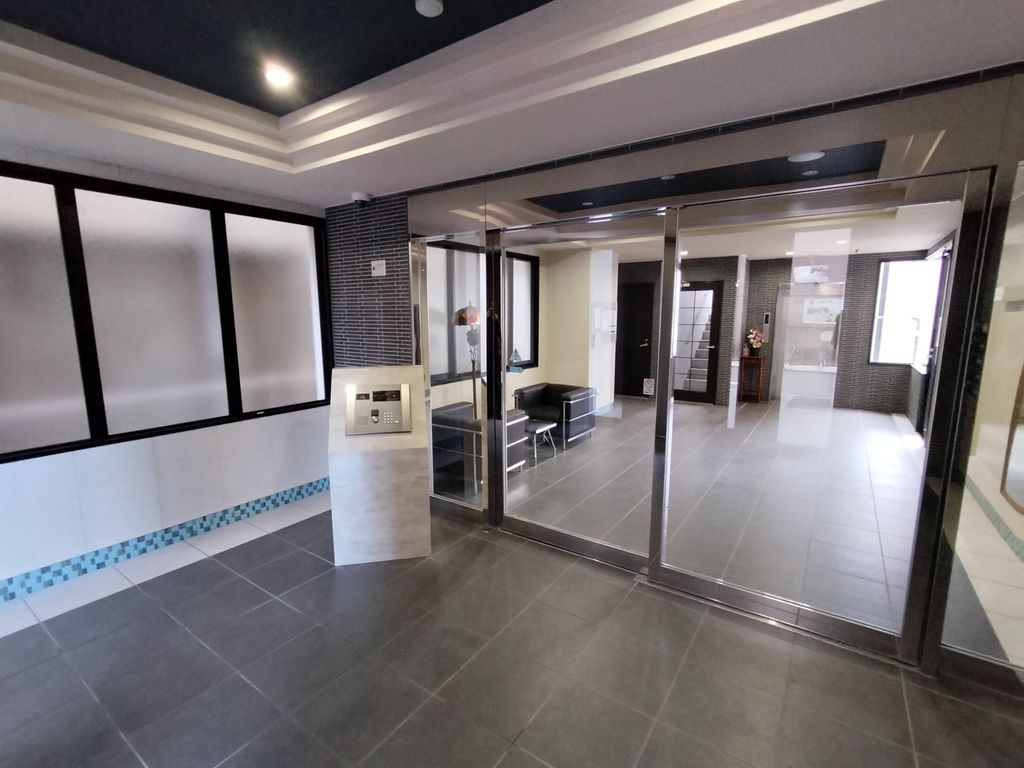 エントランス　エントランス