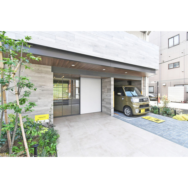 エントランス　落ち着いたエントランスです