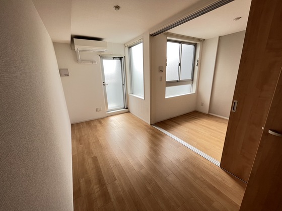 居室・リビング　※別部屋の写真です