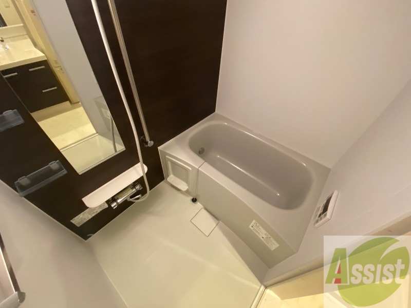 バス・シャワールーム　お風呂になります。一日の疲れを癒してくださいね。