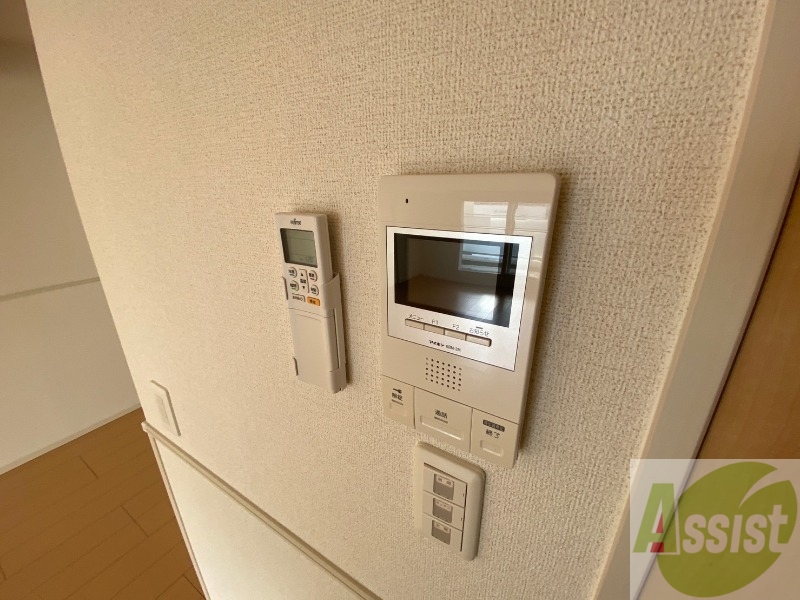 セキュリティ　ＴＶモニター付インターホンです。来客者の顔が見えるので安心！