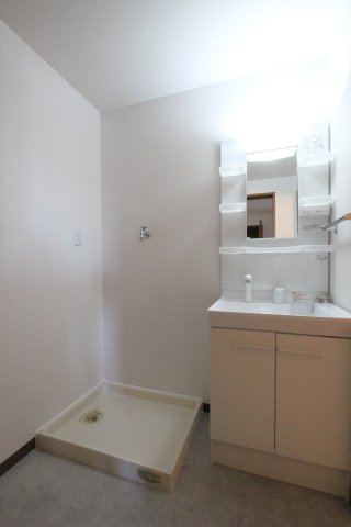 洗面設備　参考写真です。現況優先。