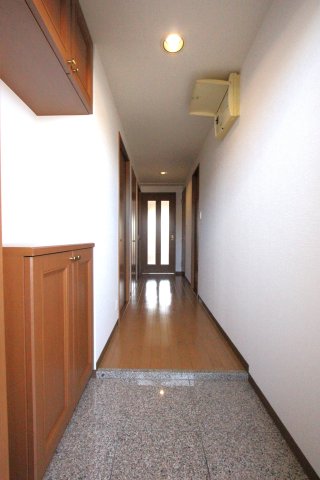 玄関　参考写真です。現況優先。