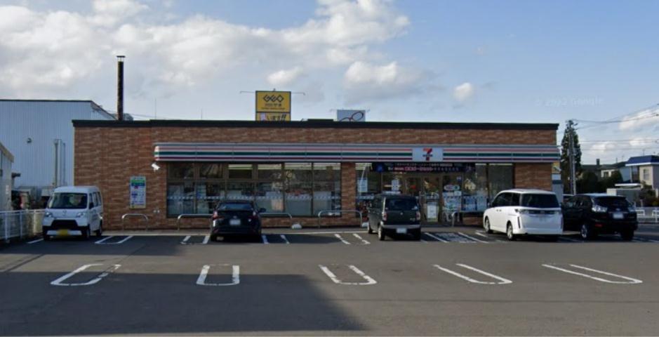 コンビニ　セブン－イレブン恵庭恵み野西店（コンビニ）まで863m
