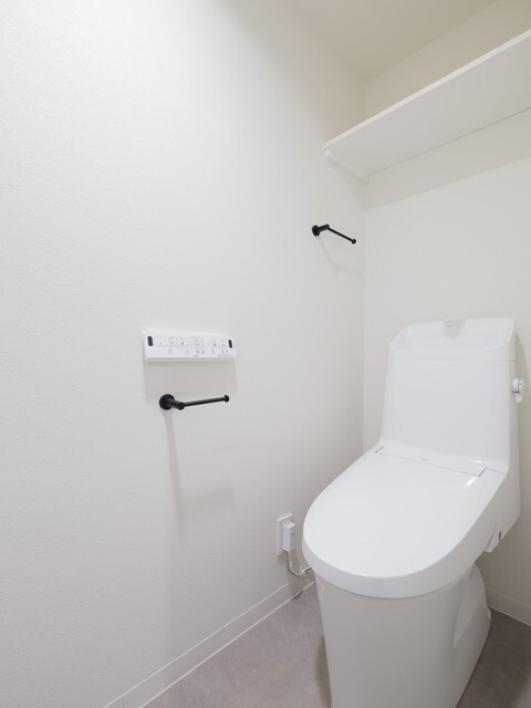 トイレ　※写真は同タイプ住戸です。