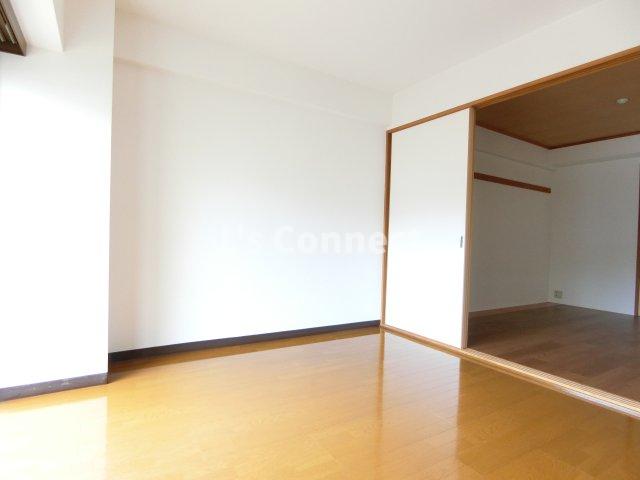 その他部屋・スペース　洋室２部屋は繋げて使うこともできます。