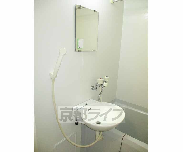 洗面設備　趣味の間として使えるロフトです。