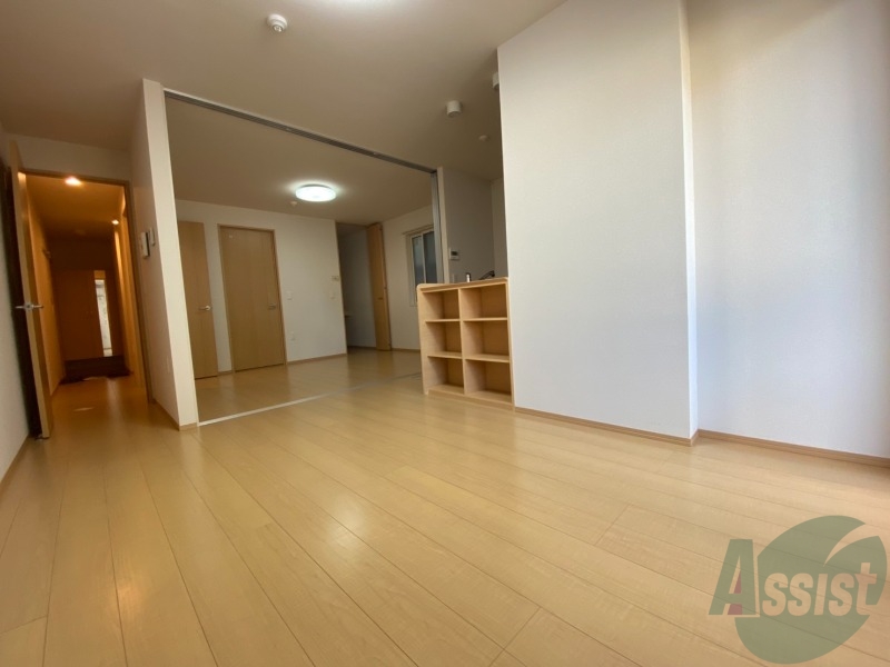 居室・リビング　リビングは１０帖と広いのでゆっくりと過ごせますね。