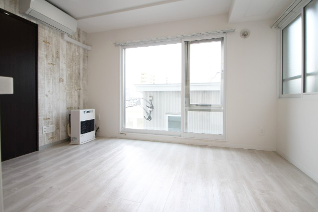 居室・リビング　★人気の円山エリアの築浅物件！★エアコン・ネット無料付♪★