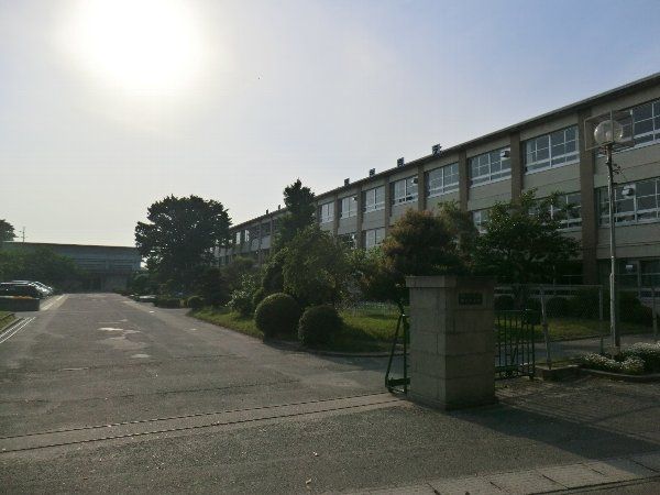 中学校　春日井市立中部中学校（中学校）まで406m