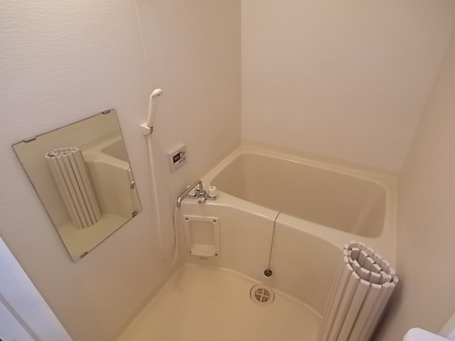 バス・シャワールーム　バスルーム