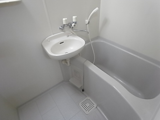 バス・シャワールーム　バスルーム