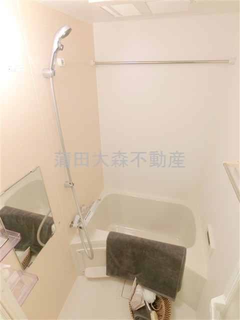 バス・シャワールーム　浴室乾燥機付きのお風呂　バスルーム