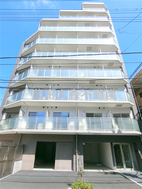 建物外観　2021年7月築　RC鉄筋コンクリート造地上9階建て総戸数3