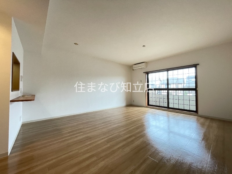 居室・リビング　同型別部屋写真