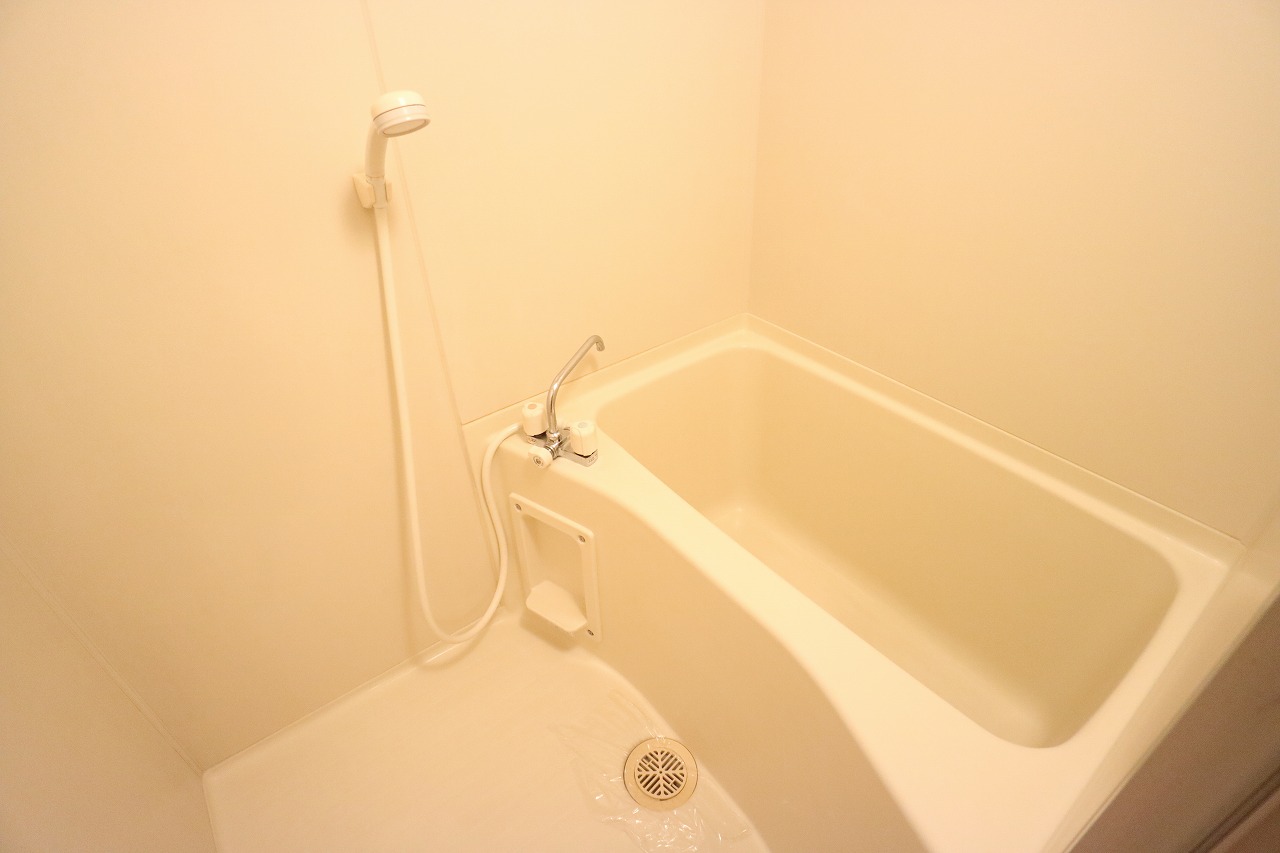 バス・シャワールーム　浴室乾燥付きのバスルーム