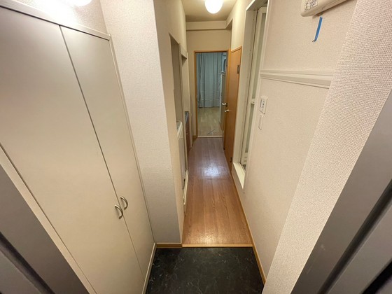 玄関　※別号室の写真です