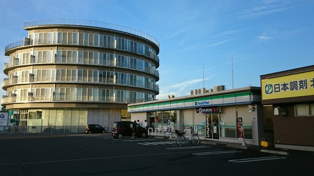 コンビニ　ファミリーマート岡山北長瀬店（コンビニ）まで79m