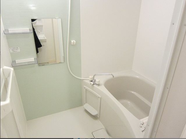 バス・シャワールーム　バス・トイレ別☆(同一仕様写真)