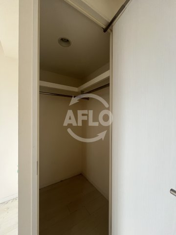 収納　エスプレイス新大阪サウスゲート　ウォークインクローゼット