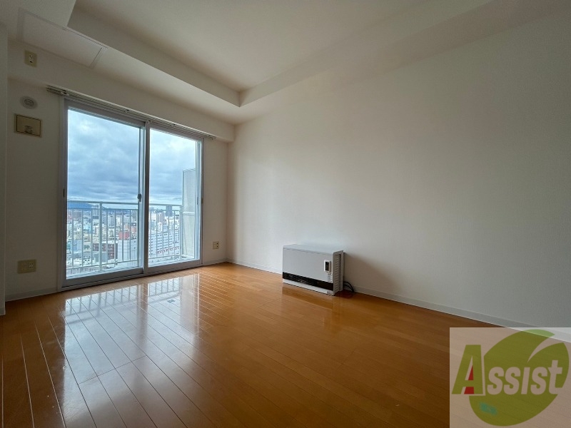 居室・リビング　広くてキレイなお部屋が広がっていて、充実した生活が送れそう。