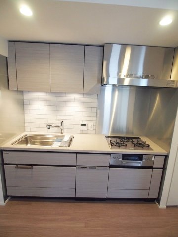 キッチン　広々使える快適な調理スペースです♪