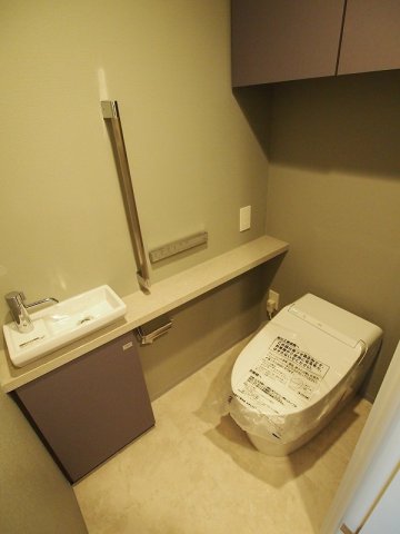 トイレ　嬉しい温水洗浄便座♪