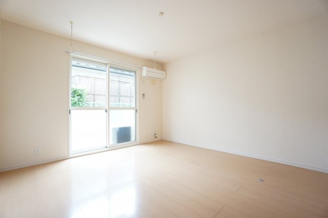 居室・リビング　※同物件、同タイプのお部屋です