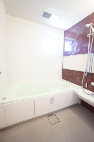 バス・シャワールーム　※同物件、同タイプ、間取り反転のお部屋です