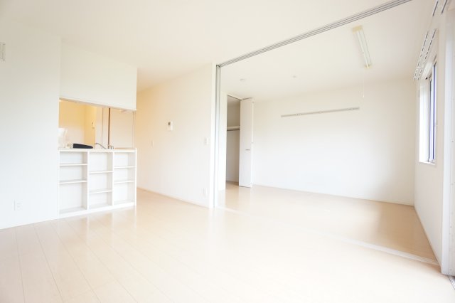 居室・リビング　※同物件、同タイプ、間取り反転のお部屋です