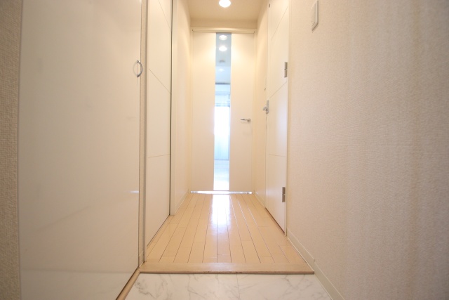 玄関　※別室の参考写真の為、現況優先です。
