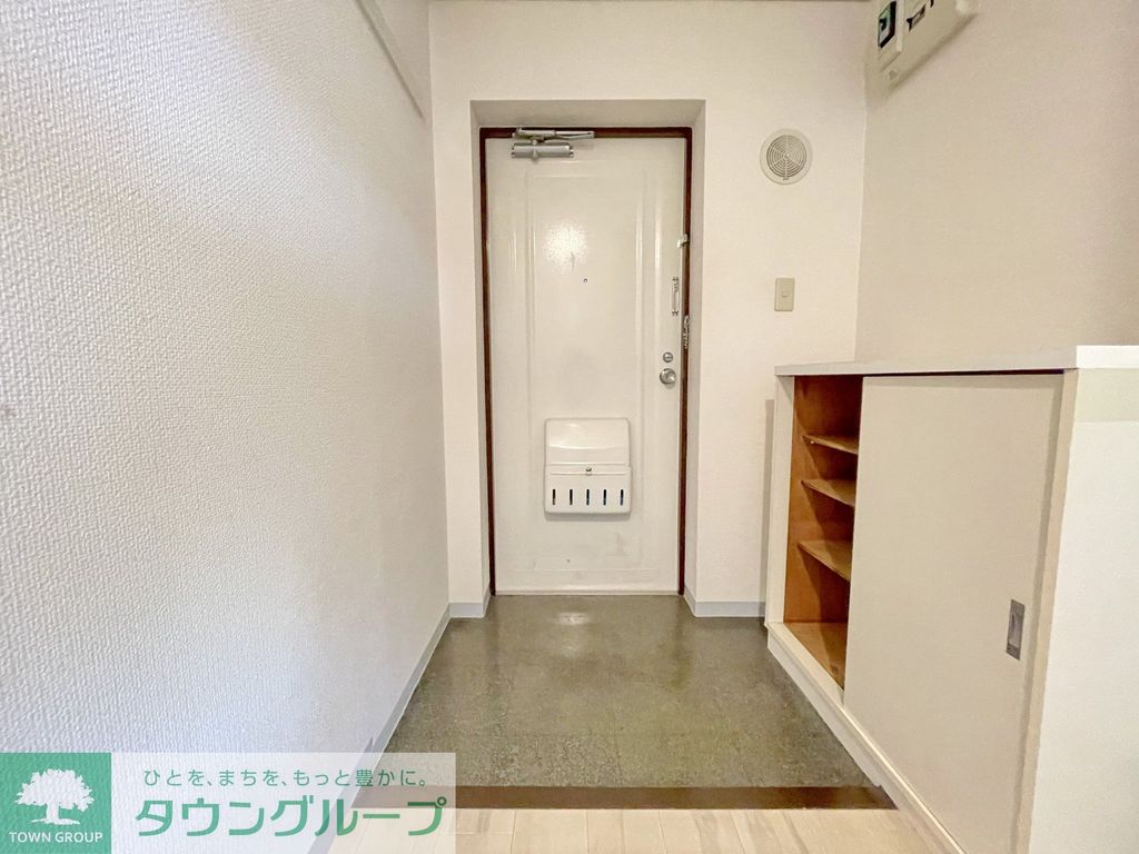 玄関　※別部屋参考写真です