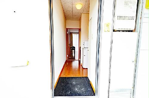 玄関　設備・仕様は号室により異なる為、現況を優先致します。