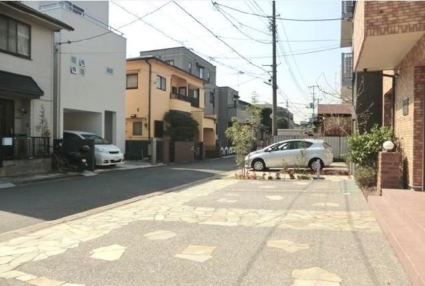 駐車場　★敷地内駐車場１台空車あり！★