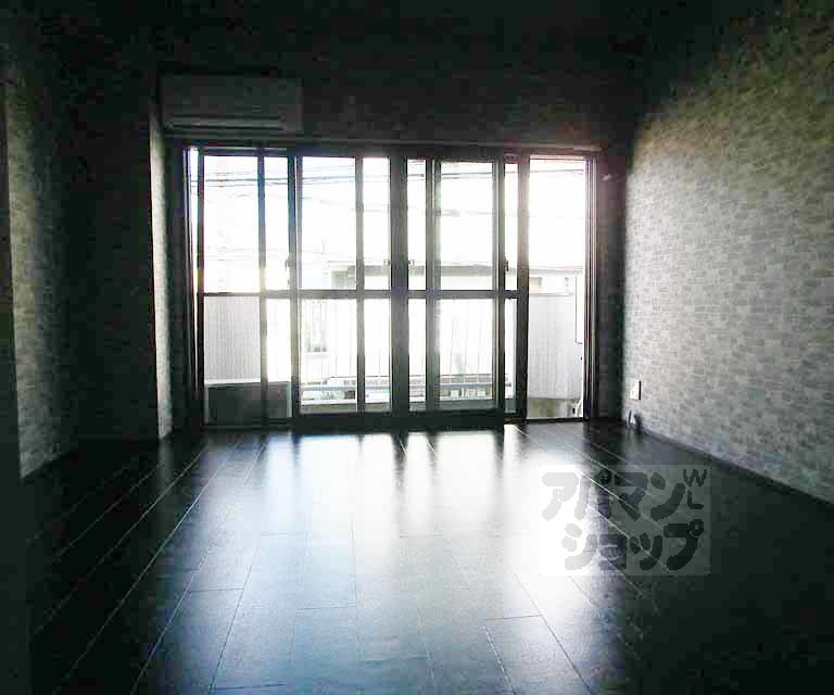 居室・リビング　２０３号室の写真です。