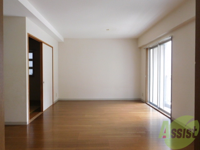 居室・リビング　カウンターキッチンで居間を有効に使えます