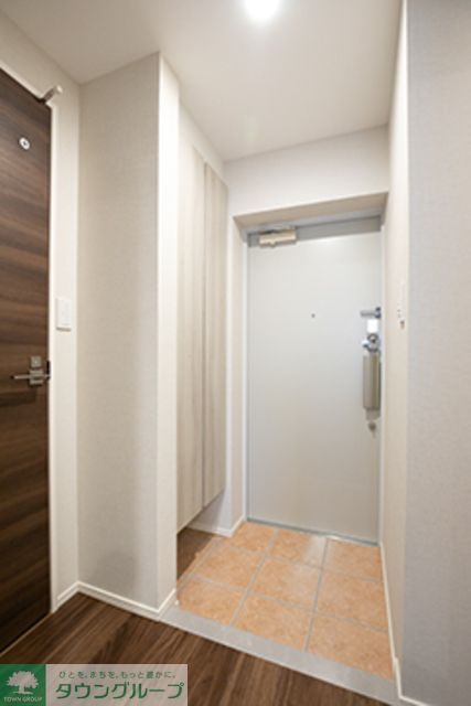 玄関　※写真は同タイプ住戸です。