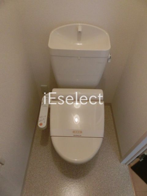 トイレ　温水洗浄便座付きトイレ